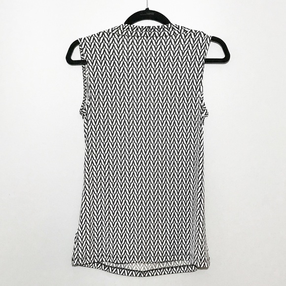 Sleeveless black and white top - Picture 2 of 5